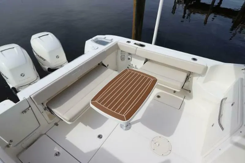 Slide: The Image of Boston Whaler 315 Conquest 2019 - 4798661