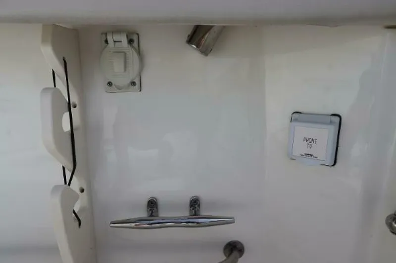 Slide: The Image of Boston Whaler 315 Conquest 2019 - 4798665