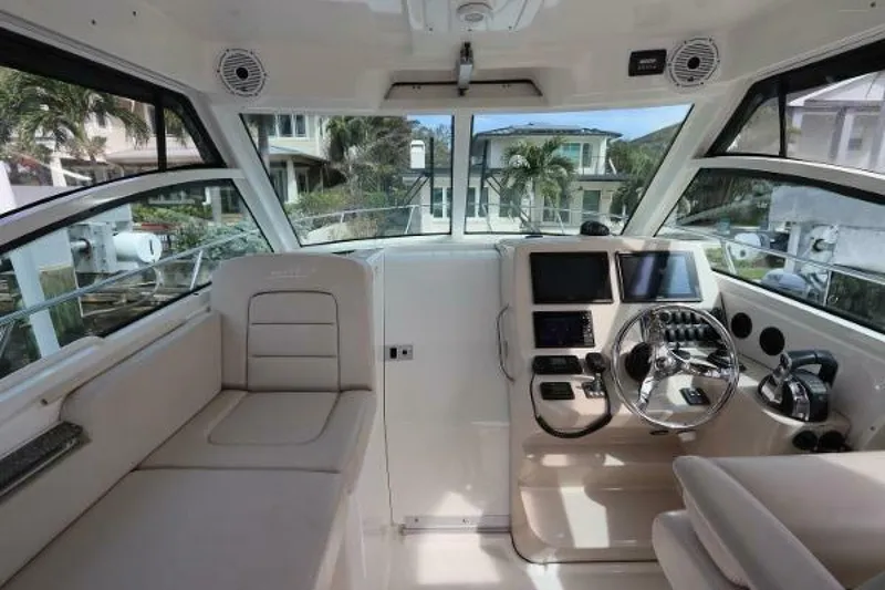 Slide: The Image of Boston Whaler 315 Conquest 2019 - 4798668