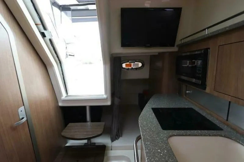 Slide: The Image of Boston Whaler 315 Conquest 2019 - 4798684