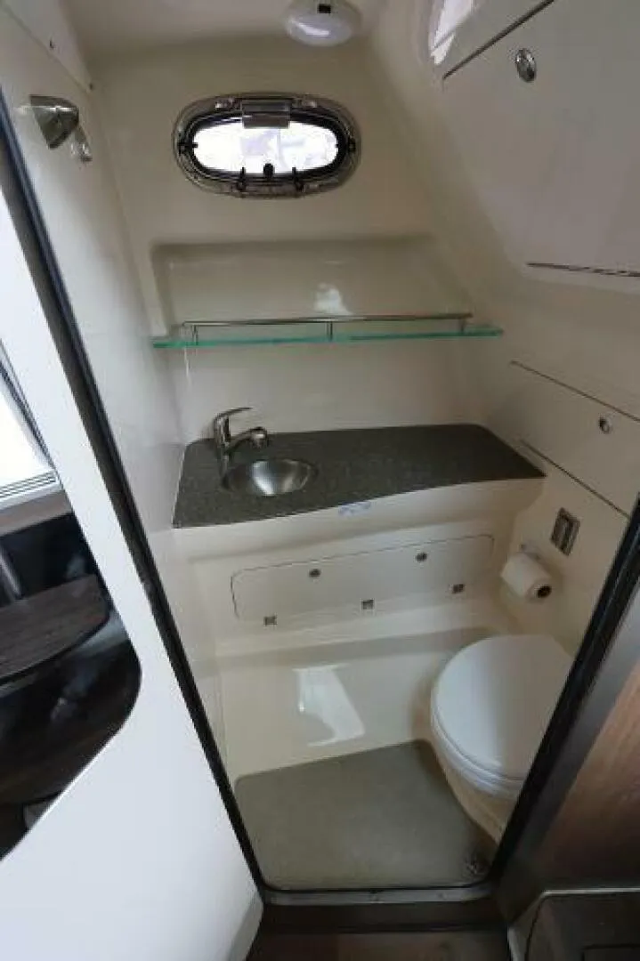 Slide: The Image of Boston Whaler 315 Conquest 2019 - 4798685