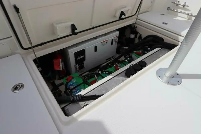 Slide: The Image of Boston Whaler 315 Conquest 2019 - 4798690