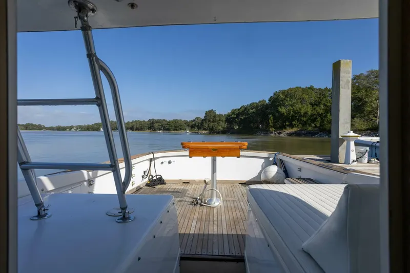 Slide: The Image of Bertram 31 Viajero- Cockpit 1974 Princess 31 Viajero - 4799459