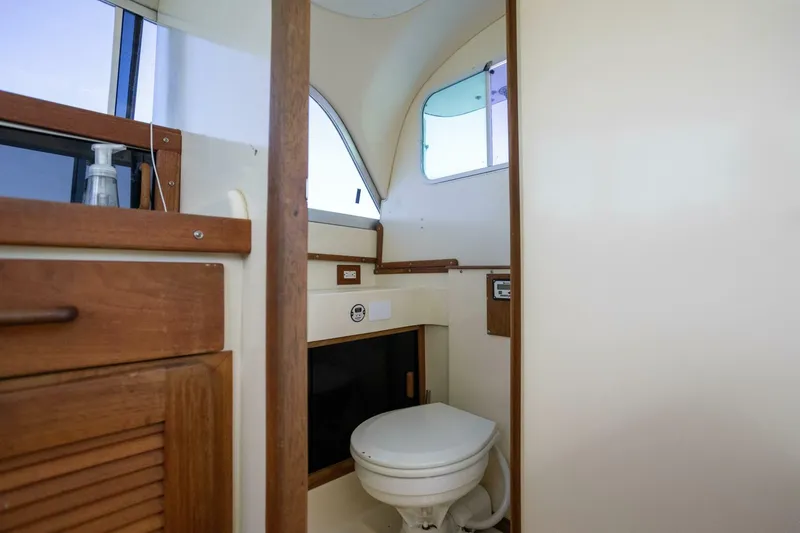 Slide: The Image of Bertram 31 Viajero- Head 1974 Princess 31 Viajero - 4799462