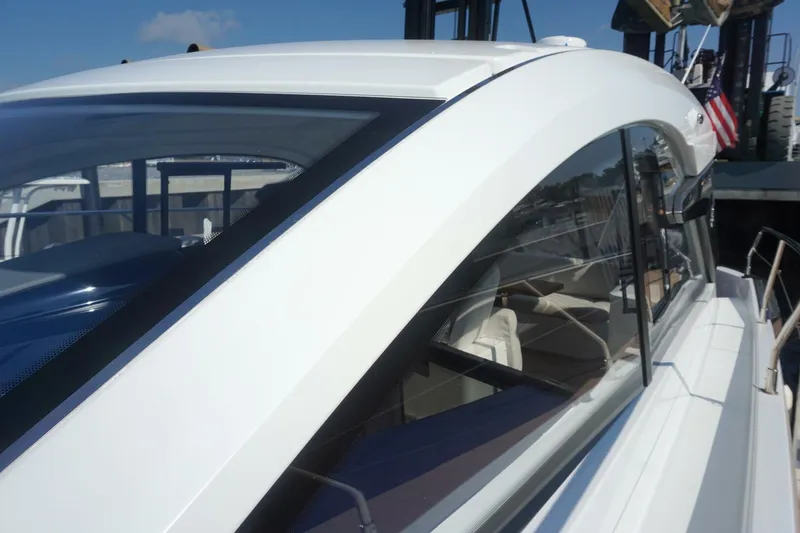 Slide: The Image of 2022 Beneteau Grand Turismo 41 War Downs Eagle Port Windows - 4798725
