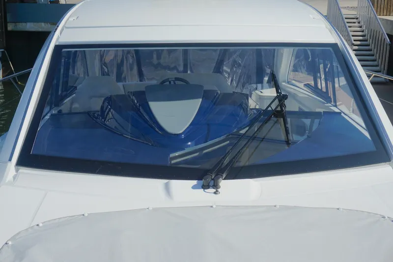 Slide: The Image of 2022 Beneteau Grand Turismo 41 War Downs Eagle Windshield - 4798728