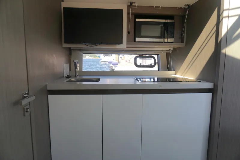 Slide: The Image of 2022 Beneteau Grand Turismo 41 War Downs Eagle Galley (1) - 4798642