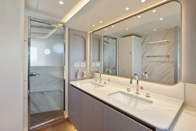 Slide: The Image of 2026 Absolute 70 Navetta - Head - 5948167