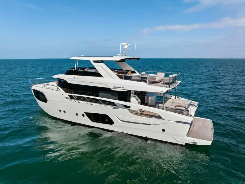 Slide: The Image of 2026 Absolute 70 Navetta - Profile - 5948058