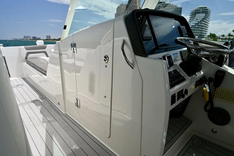 Slide: The Image of World Cat 320 DC 2018 - 5515117