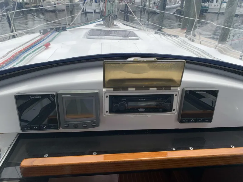 Slide: The Image of Hunter 45 Deck Salon 2009 - 4800205