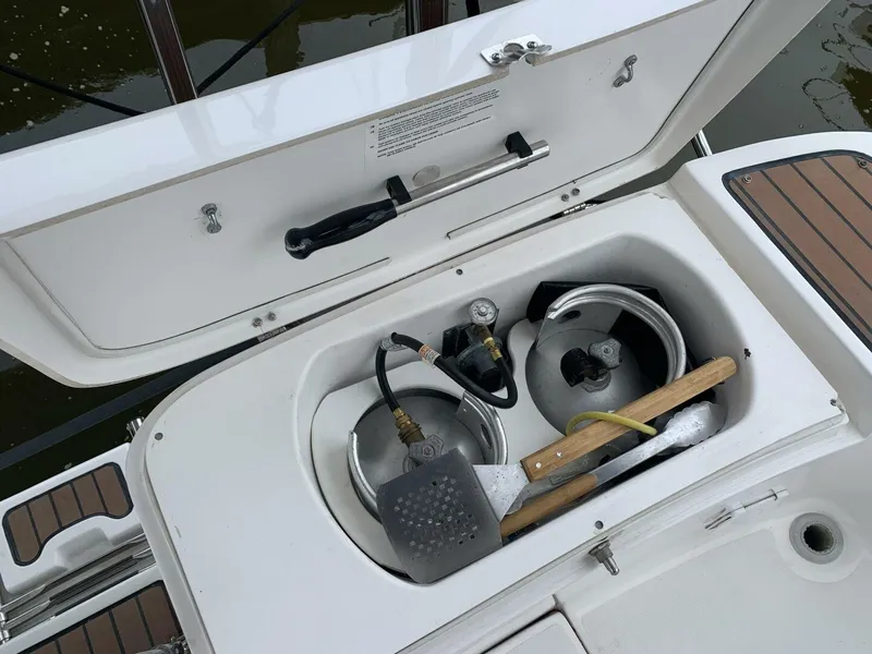 Slide: The Image of Hunter 45 Deck Salon 2009 - 4800264