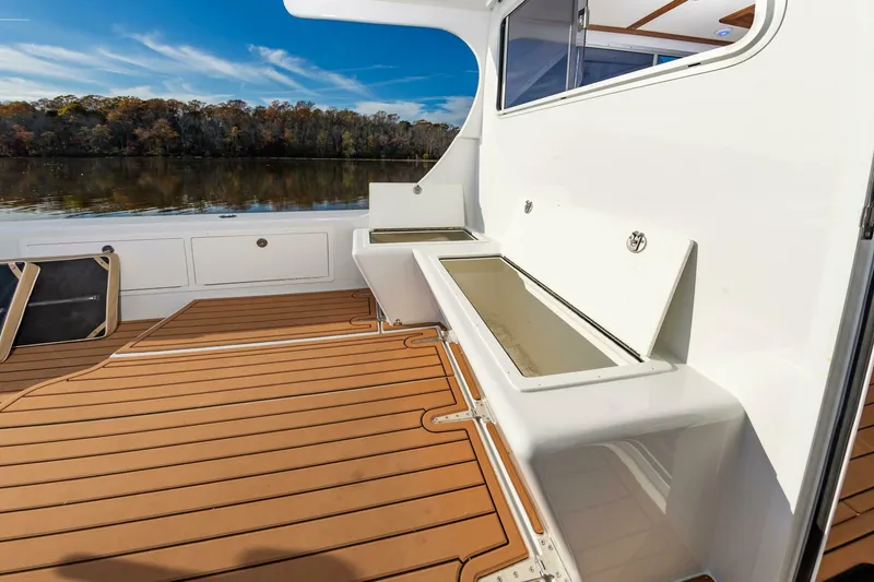 Slide: The Image of Custom Chesapeake Bay Built Custom 33' 2024 - 4800784