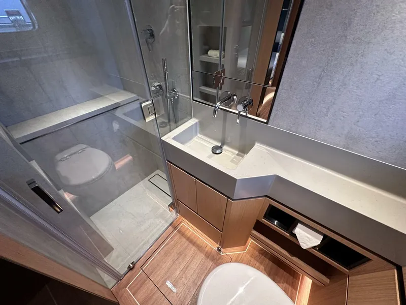 Slide: The Image of MC75 Port Aft Cabin - 4860173