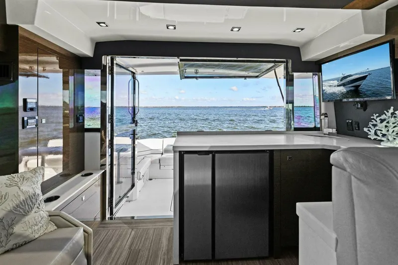 Slide: The Image of 2018 Cruisers Yachts 45 Cantius - Perfect Match - Salon Entrance - 4801638