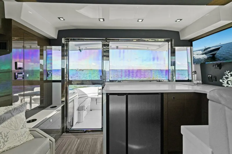 Slide: The Image of 2018 Cruisers Yachts 45 Cantius - Perfect Match - Salon Overview - 4801654