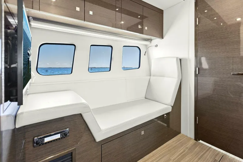 Slide: The Image of 2018 Cruisers Yachts 45 Cantius - Perfect Match - Master Stateroom - 4801669