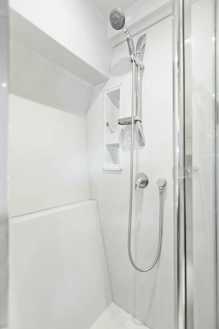 Slide: The Image of 2018 Cruisers Yachts 45 Cantius - Perfect Match - Master Head - 4801662