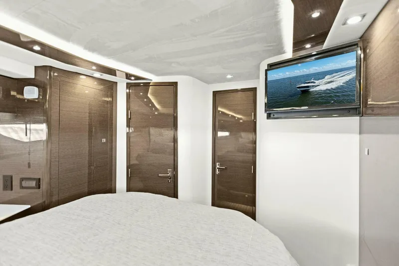 Slide: The Image of 2018 Cruisers Yachts 45 Cantius - Perfect Match - VIP Stateroom - 4801667