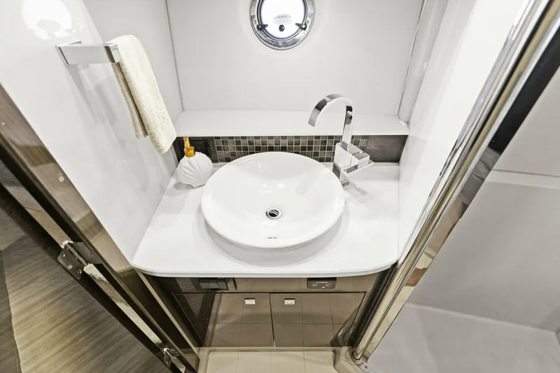 Slide: The Image of 2018 Cruisers Yachts 45 Cantius - Perfect Match - VIP Head - 4801664