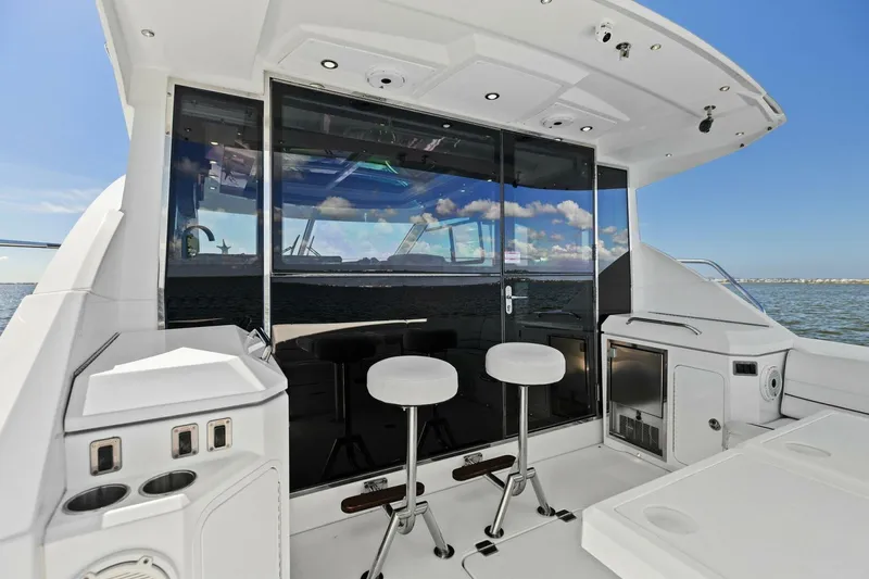 Slide: The Image of 2018 Cruisers Yachts 45 Cantius - Perfect Match - Cockpit - 4801626