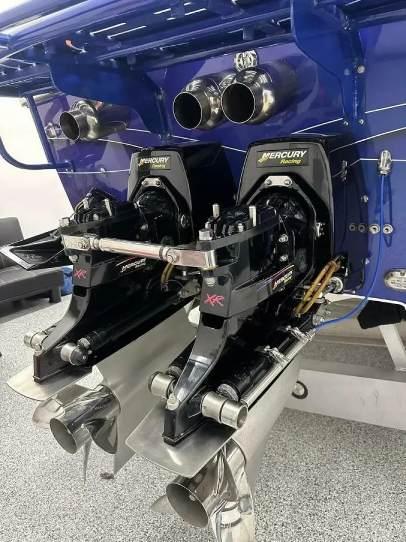 Slide: The Image of Cigarette 39 Top Gun UNLIMITED 2005 - 4803847