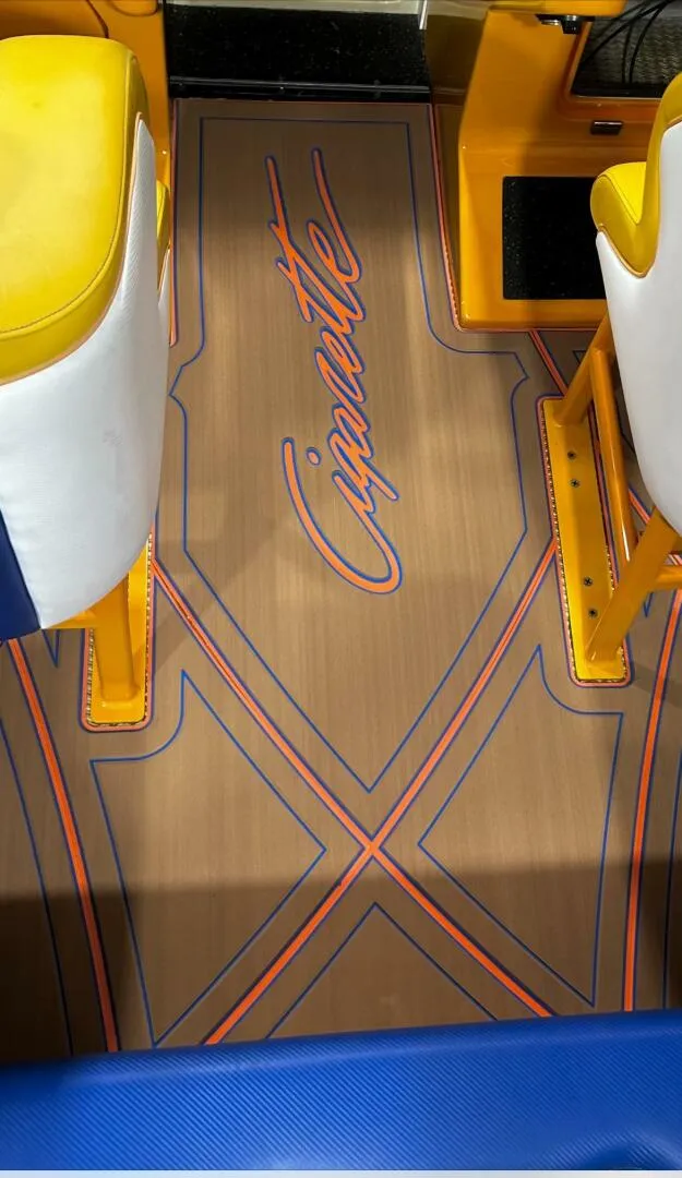 Slide: The Image of Cigarette 39 Top Gun UNLIMITED 2005 - 4803831