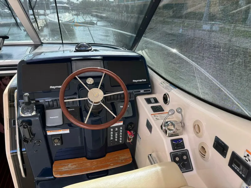 Slide: The Image of Tiara 3900 Sovran 2010 - 4805893