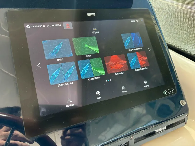 Slide: The Image of Tiara 3900 Sovran 2010 - 4805889