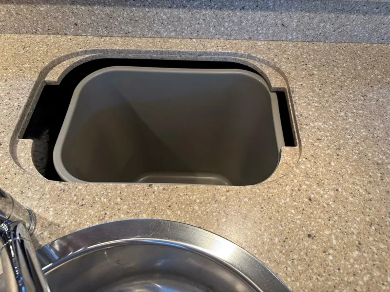 Slide: The Image of Tiara 3900 Sovran 2010 - 4805884