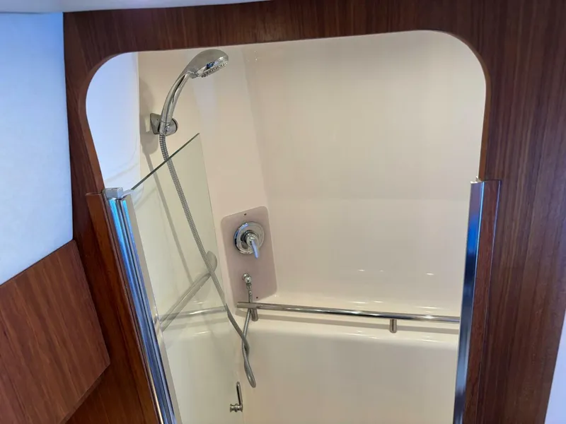 Slide: The Image of Tiara 3900 Sovran 2010 - 4805856