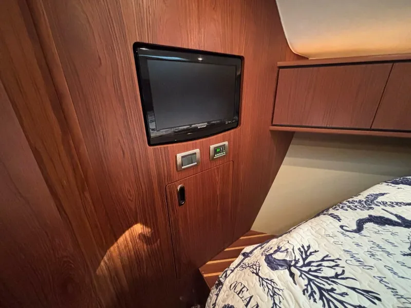 Slide: The Image of Tiara 3900 Sovran 2010 - 4805921