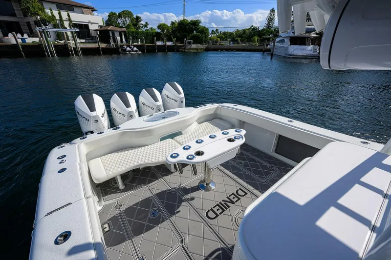 Slide: The Image of Yellowfin 42 2021 - 4914345