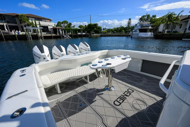 Slide: The Image of Yellowfin 42 2021 - 4914346