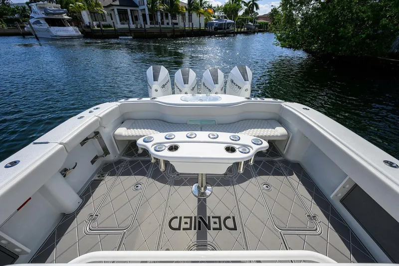 Slide: The Image of Yellowfin 42 2021 - 4914347