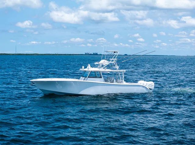 Slide: The Image of Yellowfin 42 2021 - 78