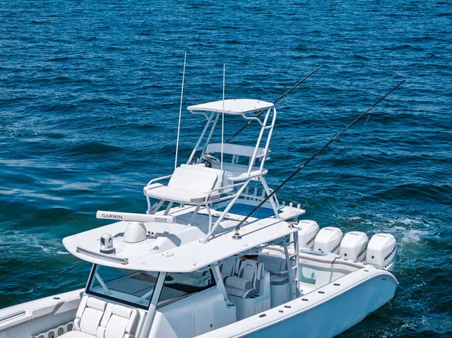 Slide: The Image of Yellowfin 42 2021 - 81