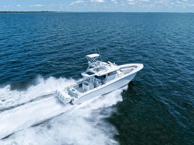 Slide: The Image of Yellowfin 42 2021 - 86