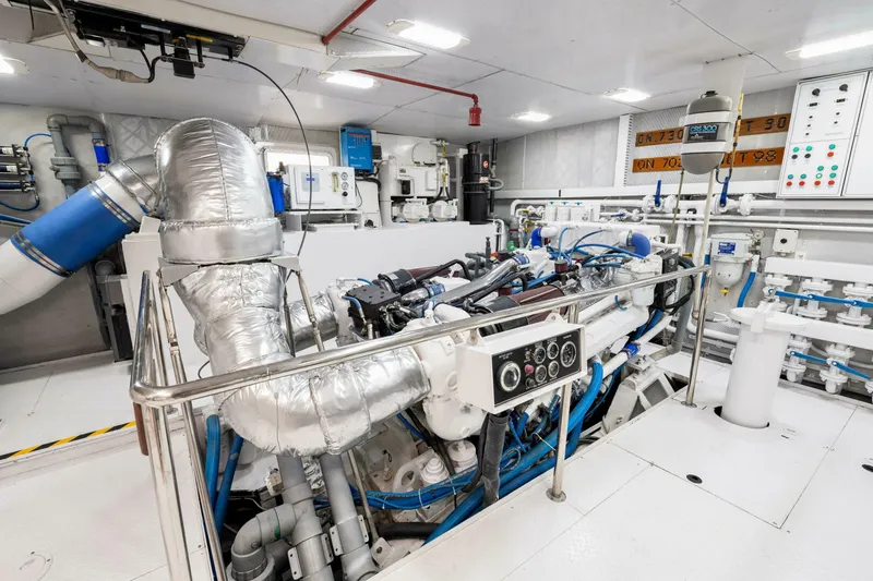 Slide: The Image of Palmer Johnson TRI-DECK FB 1996 - 4809174