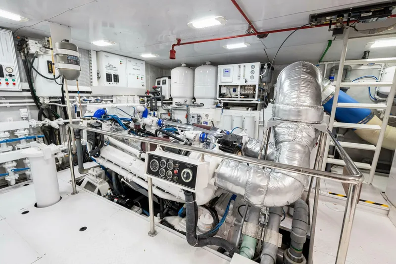 Slide: The Image of Palmer Johnson TRI-DECK FB 1996 - 4809175