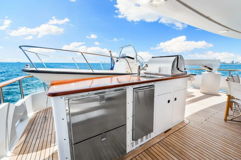 Slide: The Image of Palmer Johnson TRI-DECK FB 1996 - 4809139