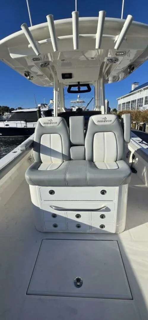 Slide: The Image of Regulator Marine 34 Center Console 2021 - 4809089