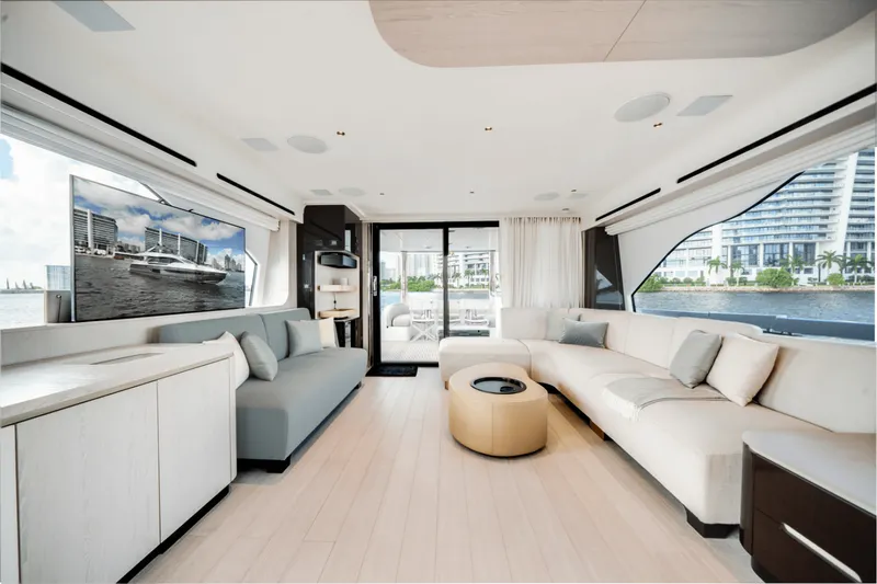 Slide: The Image of Azimut 78 FLY 2024 - 5420432