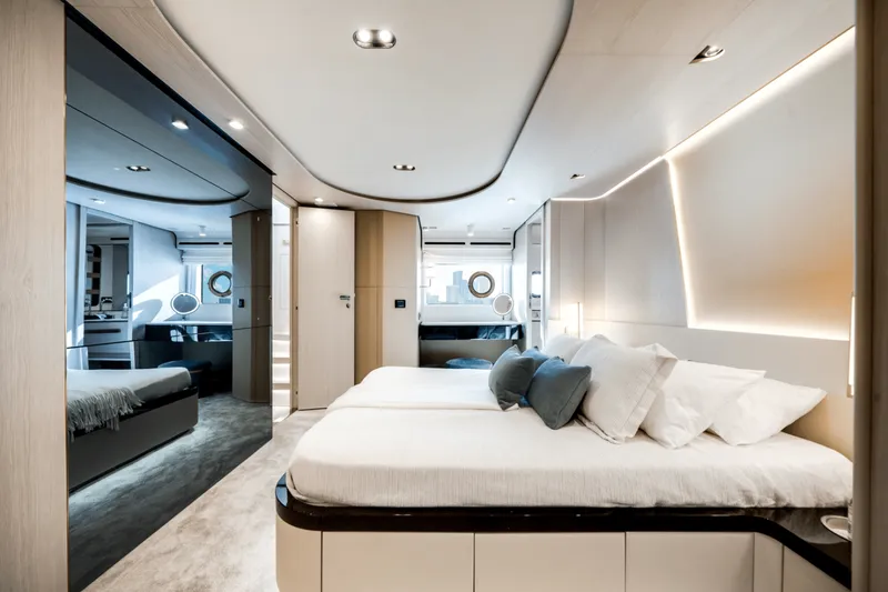 Slide: The Image of Azimut 78 FLY 2024 - 5420459