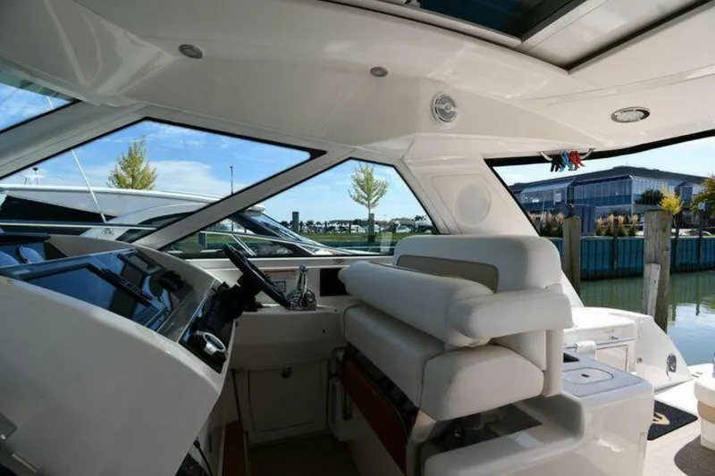 Slide: The Image of Sea Ray 450 Sundancer 2010 - 4960371