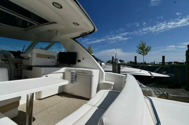 Slide: The Image of Sea Ray 450 Sundancer 2010 - 4960375