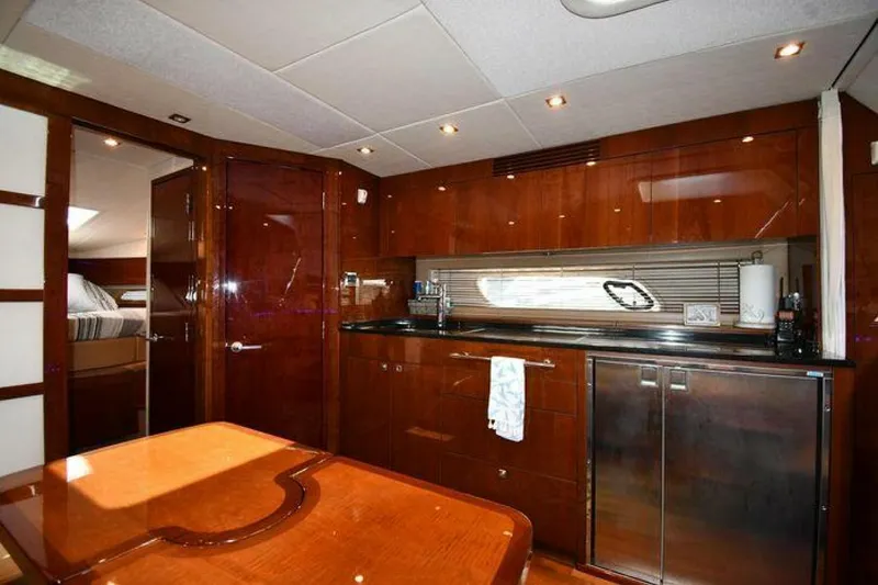Slide: The Image of Sea Ray 450 Sundancer 2010 - 4960389