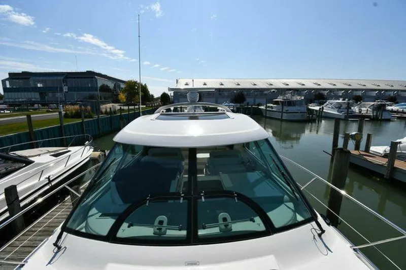 Slide: The Image of Sea Ray 450 Sundancer 2010 - 4960366