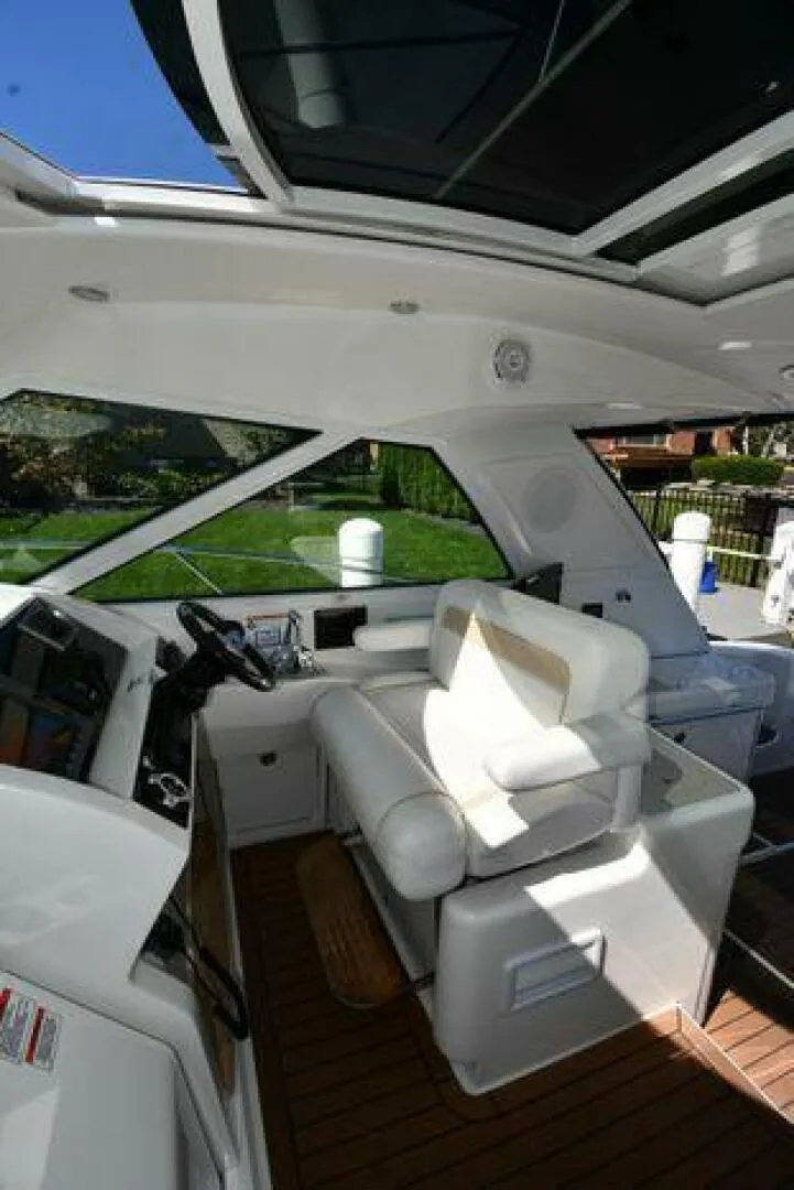 Slide: The Image of Sea Ray 450 Sundancer 2010 - 4960546