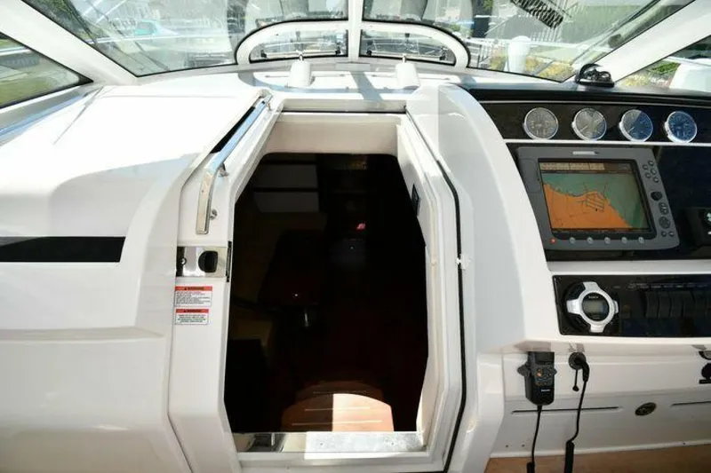 Slide: The Image of Sea Ray 450 Sundancer 2010 - 4960560